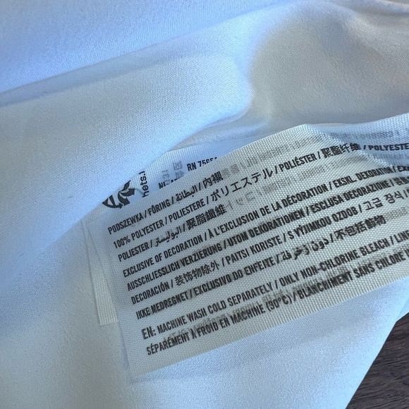 NWT Hollister Ultra High Rise Eyelet Soft Shorts Side Pockets Fully Lined 💗 - Picture 6 of 7